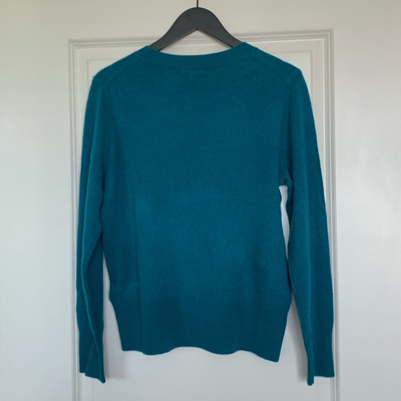 Cashmere classic-fit crewneck sweater - Picture 4 of 5